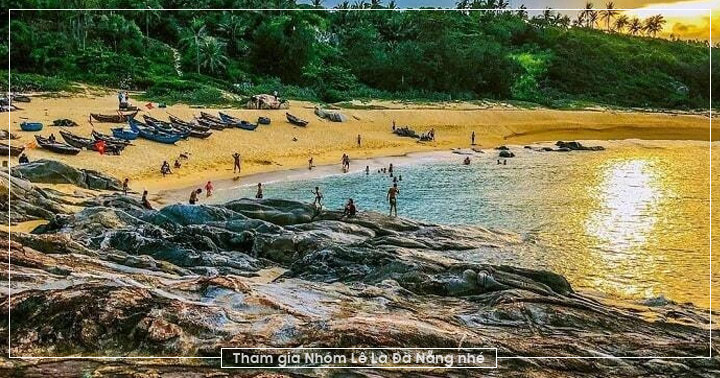 Vẻ hoang sơ hiếm có ở ngôi làng cổ ngàn năm tuổi nằm sát biển Quảng Ngãi