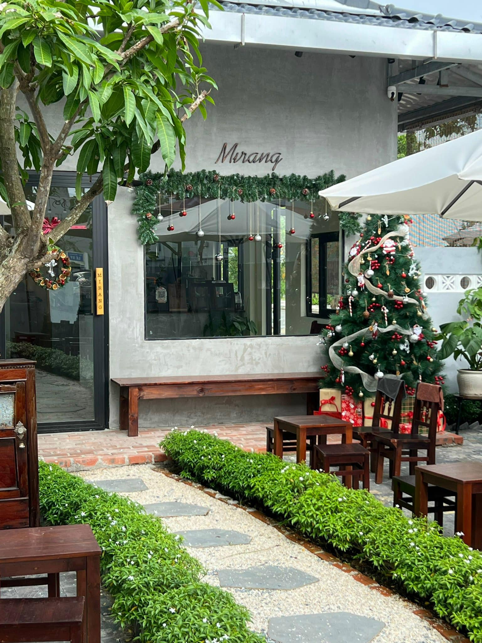Mirang Cafe nằm trong khu dân cư yên tĩnh.