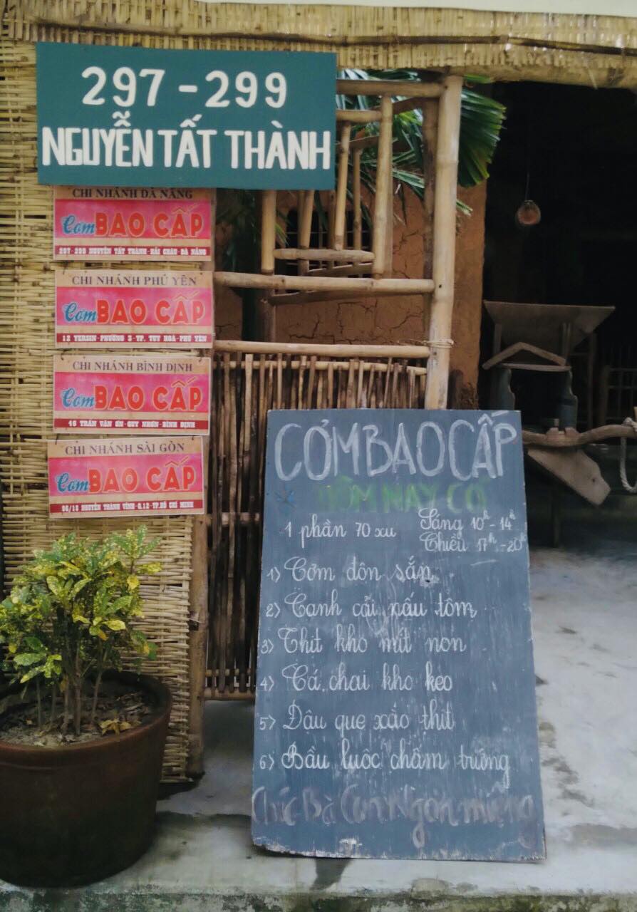 Cơm Bao Cấp Đà Nẵng không có menu cố định.
